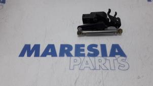 Gebruikte Koplampmotor Peugeot 307 CC (3B) 2.0 16V Prijs € 50,00 Margeregeling aangeboden door Maresia Parts
