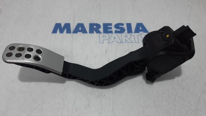 Gebruikte Sensor Gaspedaalpositie Peugeot 307 CC (3B) 2.0 16V Prijs € 50,00 Margeregeling aangeboden door Maresia Parts