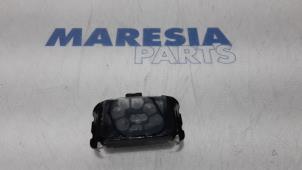 Gebruikte Sensor regen Peugeot 307 CC (3B) 2.0 16V Prijs € 60,00 Margeregeling aangeboden door Maresia Parts