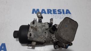 Gebruikte Oliefilterhouder Peugeot 308 SW (L4/L9/LC/LJ/LR) 1.6 BlueHDi 120 Prijs € 75,00 Margeregeling aangeboden door Maresia Parts