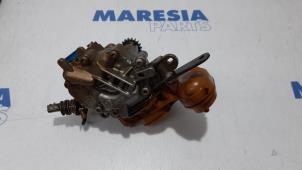 Gebruikte Oliepomp Renault Clio IV (5R) 0.9 Energy TCE 90 12V Prijs € 40,00 Margeregeling aangeboden door Maresia Parts