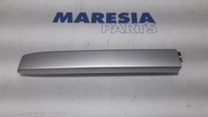Gebruikte Afdekkap dakrail Peugeot 207 SW (WE/WU) 1.6 HDi 16V Prijs € 20,00 Margeregeling aangeboden door Maresia Parts