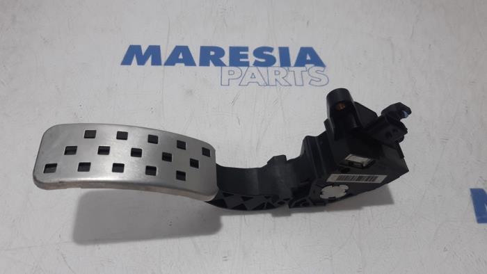 Gebruikte Sensor Gaspedaalpositie Renault Megane III Coupe (DZ) 2.0 16V RS Turbo Prijs € 50,00 Margeregeling aangeboden door Maresia Parts