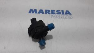Gebruikte Waterpomp Renault Megane III Coupe (DZ) 2.0 16V RS Turbo Prijs € 25,00 Margeregeling aangeboden door Maresia Parts