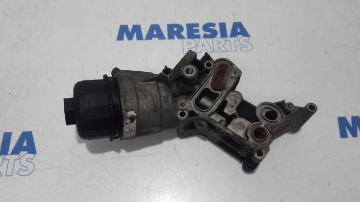 Gebruikte Oliefilterhouder Fiat Punto Evo (199) 1.3 JTD Multijet 85 16V Euro 5 Prijs € 65,00 Margeregeling aangeboden door Maresia Parts