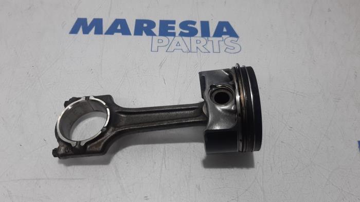Gebruikte Zuiger Fiat Panda (312) 0.9 TwinAir Turbo 85 Prijs € 50,00 Margeregeling aangeboden door Maresia Parts