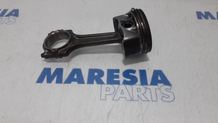 Gebruikte Zuiger Fiat Panda (312) 0.9 TwinAir Turbo 85 Prijs € 50,00 Margeregeling aangeboden door Maresia Parts