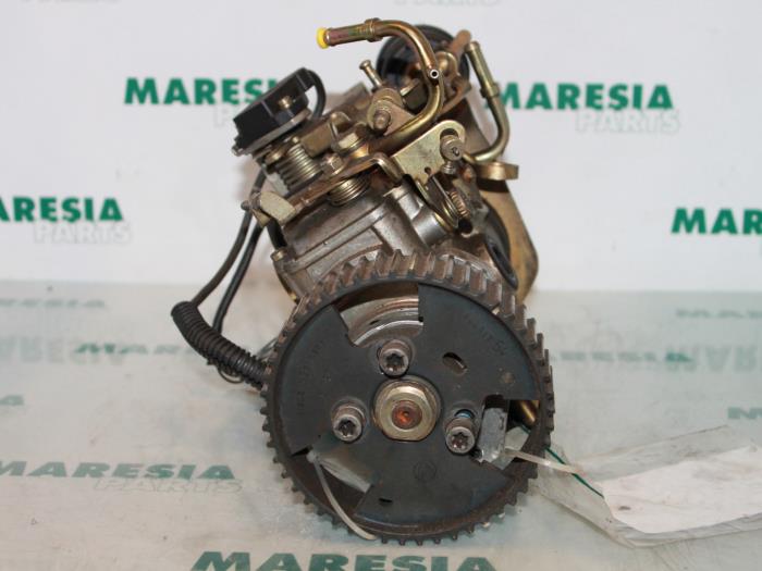 Gebruikte Brandstofpomp Mechanisch Fiat Marea Weekend (185BX/CX) 1.9 Tds 100 ELX Prijs € 75,00 Margeregeling aangeboden door Maresia Parts