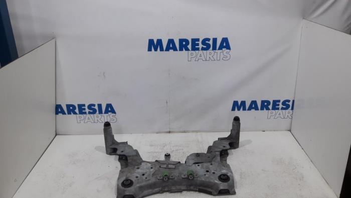 Gebruikte Subframe Renault Megane III Berline (BZ) 1.5 dCi 90 Prijs € 105,00 Margeregeling aangeboden door Maresia Parts