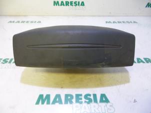Gebruikte Airbag rechts (Dashboard) Fiat Doblo (223A/119) Prijs € 25,00 Margeregeling aangeboden door Maresia Parts