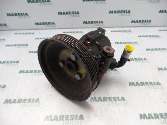 Gebruikte Servopomp Fiat Doblo (223A/119) 1.9 D Prijs € 50,00 Margeregeling aangeboden door Maresia Parts
