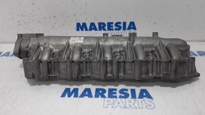 Gebruikte Spruitstuk Inlaat Alfa Romeo 159 Sportwagon (939BX) 2.4 JTDm 20V Prijs € 262,50 Margeregeling aangeboden door Maresia Parts