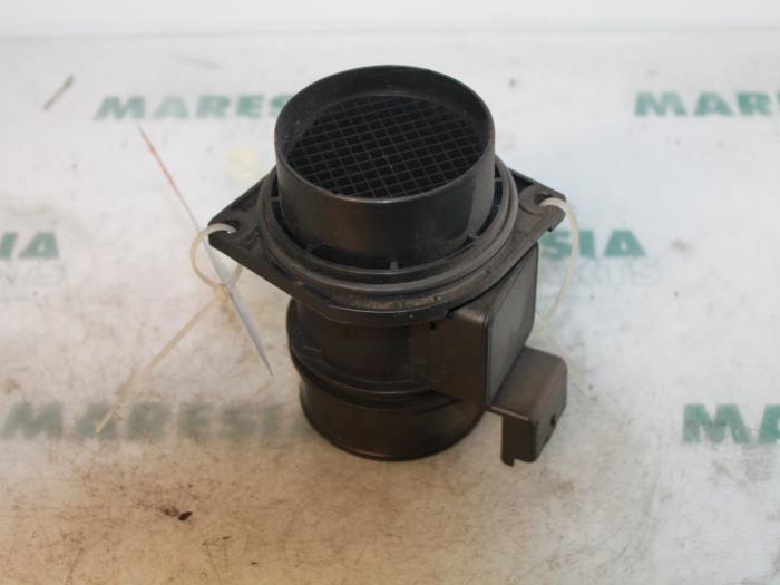 Gebruikte Luchthoeveelheidsmeter Renault Laguna II (BG) 1.9 dCi 120 Prijs € 35,00 Margeregeling aangeboden door Maresia Parts