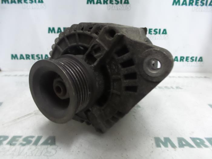 Gebruikte Dynamo Fiat Marea (185AX) 1.8 ELX 16V Prijs € 40,00 Margeregeling aangeboden door Maresia Parts