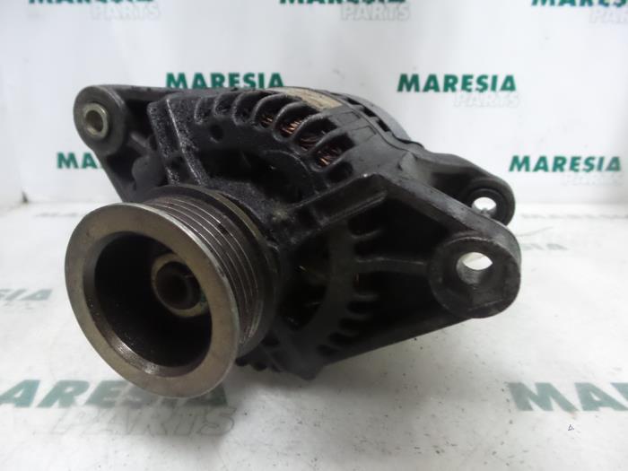 Gebruikte Dynamo Fiat Marea Weekend (185BX/CX) 1.6 SX,ELX 16V Prijs € 40,00 Margeregeling aangeboden door Maresia Parts