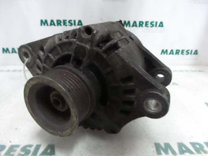 Gebruikte Dynamo Fiat Marea (185AX) 2.4 Tds 125 HLX Prijs € 40,00 Margeregeling aangeboden door Maresia Parts