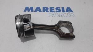 Gebruikte Zuiger Citroen DS3 (SA) 1.6 16V VTS THP 155 Prijs € 75,00 Margeregeling aangeboden door Maresia Parts