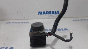 Gebruikte ABS Pomp Renault Kangoo Express (FW) 1.5 dCi 90 FAP Prijs € 89,95 Margeregeling aangeboden door Maresia Parts