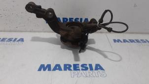 Gebruikte Asschenkel links-voor Renault Kangoo Express (FW) 1.5 dCi 90 FAP Prijs € 65,00 Margeregeling aangeboden door Maresia Parts