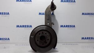 Gebruikte Fusee links-achter Fiat Croma (194) 2.2 MPI 16V Prijs € 131,25 Margeregeling aangeboden door Maresia Parts