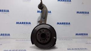 Gebruikte Fusee rechts-achter Fiat Croma (194) 2.2 MPI 16V Prijs € 131,25 Margeregeling aangeboden door Maresia Parts