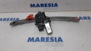 Gebruikte Ruitmechaniek 4Deurs rechts-achter Fiat Croma (194) 2.2 MPI 16V Prijs € 30,00 Margeregeling aangeboden door Maresia Parts