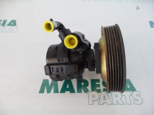 Gebruikte Servopomp Alfa Romeo 147 (937) 1.9 JTD 16V Prijs € 50,00 Margeregeling aangeboden door Maresia Parts