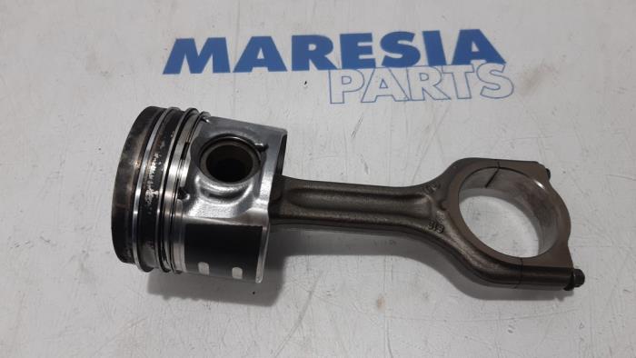 Gebruikte Zuiger Peugeot Partner (GC/GF/GG/GJ/GK) 1.6 BlueHDI 75 Prijs € 60,50 Inclusief btw aangeboden door Maresia Parts