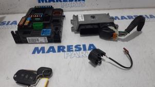 Gebruikte Computer Motormanagement Peugeot 208 I (CA/CC/CK/CL) 1.2 Vti 12V PureTech Prijs € 472,50 Margeregeling aangeboden door Maresia Parts