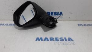 Gebruikte Spiegel Buiten links Peugeot 5008 I (0A/0E) 1.6 HDiF 16V Prijs € 105,00 Margeregeling aangeboden door Maresia Parts