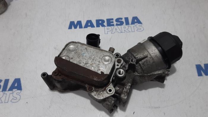 Gebruikte Oliefilterhouder Fiat Punto III (199) 1.3 JTD Multijet 85 16V Prijs € 65,00 Margeregeling aangeboden door Maresia Parts
