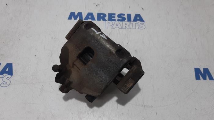 Remklauw (Tang) links-voor van een Fiat Panda/Pandina (312) 0.9 TwinAir 60 2014