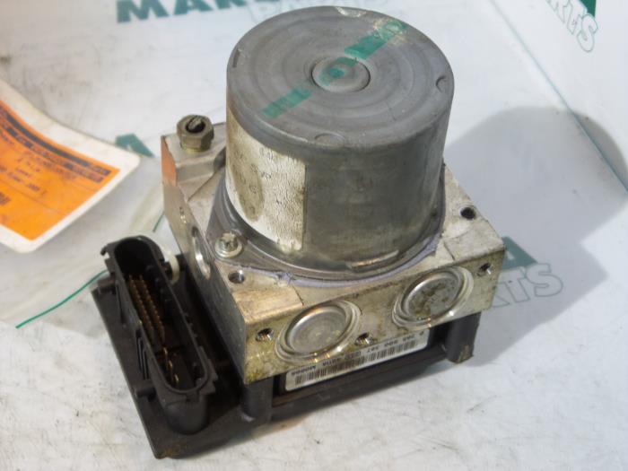 Gebruikte ABS Pomp Renault Scénic II (JM) 2.0 16V Prijs € 49,95 Margeregeling aangeboden door Maresia Parts