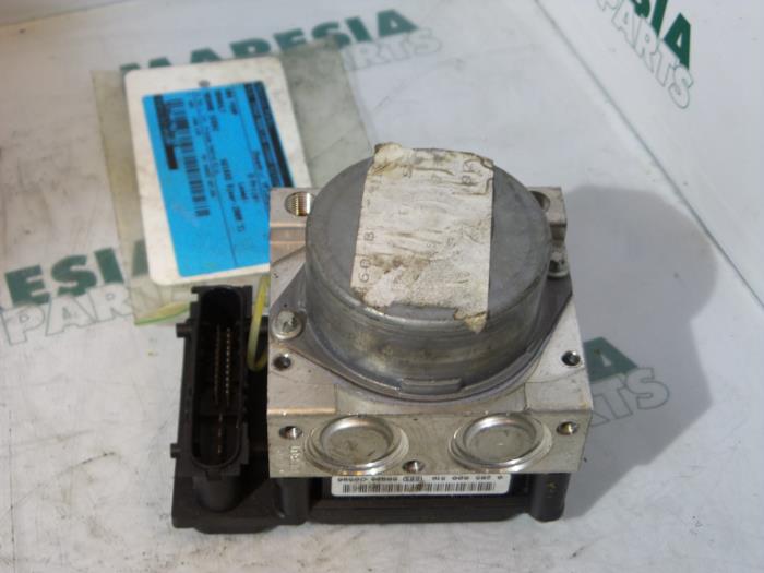 Gebruikte ABS Pomp Renault Scénic II (JM) 1.6 16V Prijs € 49,95 Margeregeling aangeboden door Maresia Parts