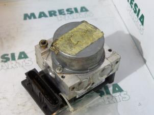 Gebruikte ABS Pomp Renault Scénic II (JM) 1.5 dCi 105 Prijs € 49,95 Margeregeling aangeboden door Maresia Parts