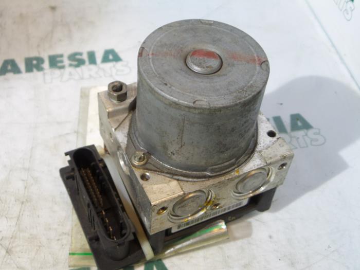 Gebruikte ABS Pomp Renault Grand Scénic II (JM) 1.6 16V Prijs € 49,95 Margeregeling aangeboden door Maresia Parts