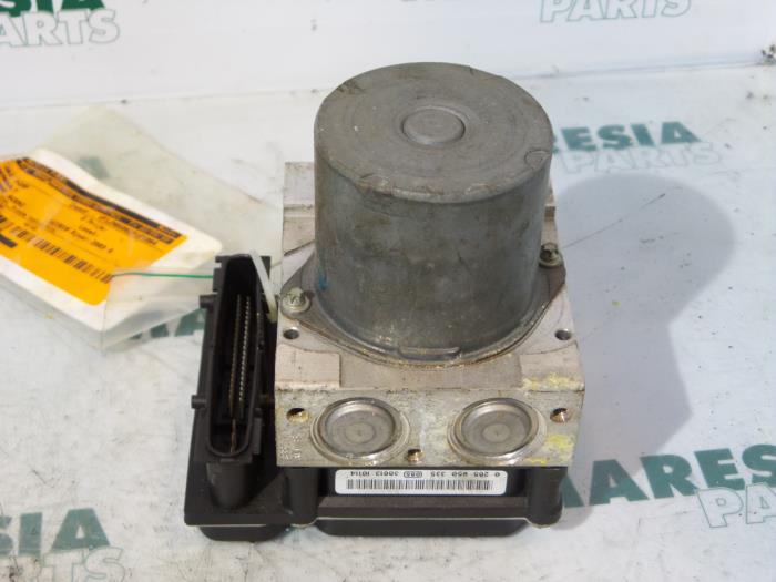 Gebruikte ABS Pomp Renault Scénic II (JM) 1.9 dCi 120 Prijs € 75,00 Margeregeling aangeboden door Maresia Parts