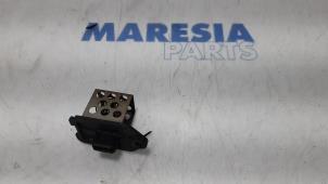 Gebruikte Koelvinweerstand Peugeot 307 (3A/C/D) 2.0 HDi 90 Prijs € 25,00 Margeregeling aangeboden door Maresia Parts