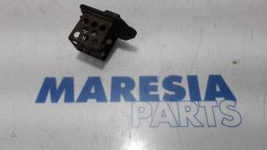 Gebruikte Koelvinweerstand Peugeot 206 (2A/C/H/J/S) 2.0 GT,GTI 16V Prijs € 25,00 Margeregeling aangeboden door Maresia Parts