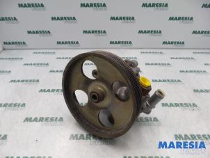 Gebruikte Pomp Servo Peugeot 406 (8B) 1.8 16V Prijs € 40,00 Margeregeling aangeboden door Maresia Parts