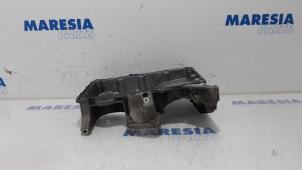 Gebruikte Carterpan Peugeot 208 I (CA/CC/CK/CL) 1.0 Vti 12V PureTech Prijs € 49,00 Margeregeling aangeboden door Maresia Parts