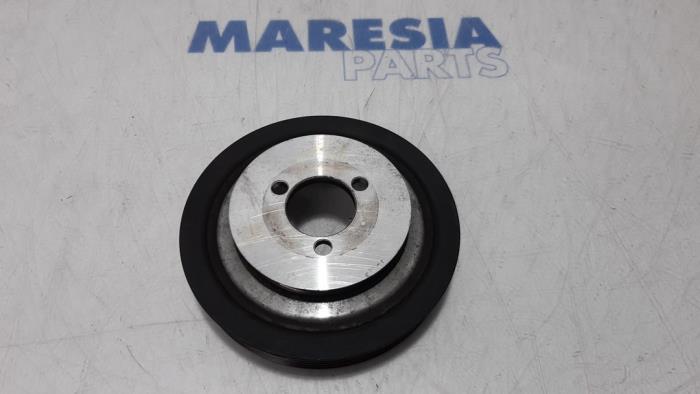Gebruikte Krukas Poelie Peugeot 208 I (CA/CC/CK/CL) 1.0 Vti 12V PureTech Prijs € 19,95 Margeregeling aangeboden door Maresia Parts