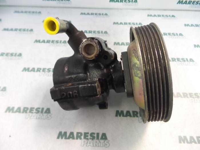 Gebruikte Pomp Servo Alfa Romeo 156 (932) 2.4 JTD Prijs € 65,00 Margeregeling aangeboden door Maresia Parts
