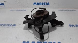 Gebruikte Asschenkel links-voor Fiat Doblo Cargo (263) 1.3 MJ 16V DPF Euro 5 Prijs € 50,00 Margeregeling aangeboden door Maresia Parts