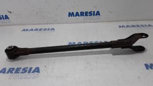 Gebruikte Draagarm onder links-achter Fiat Doblo Cargo (263) 1.3 MJ 16V DPF Euro 5 Prijs € 55,00 Margeregeling aangeboden door Maresia Parts