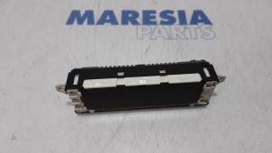 Gebruikte Display Interieur Peugeot Partner (GC/GF/GG/GJ/GK) 1.6 HDI 75 16V Prijs € 36,30 Inclusief btw aangeboden door Maresia Parts