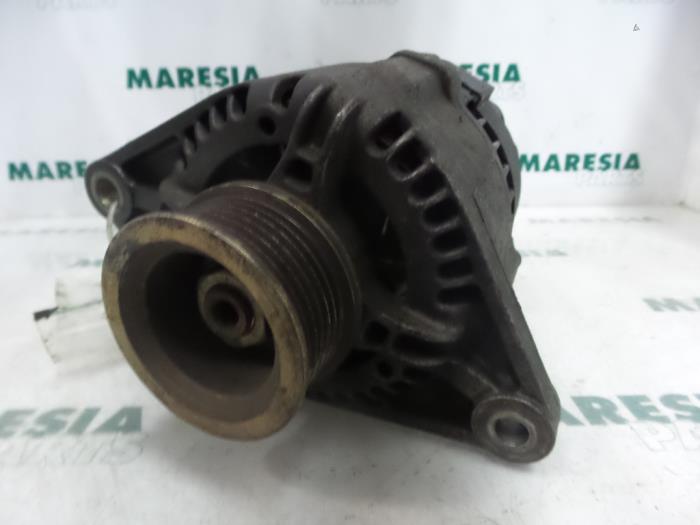 Gebruikte Dynamo Fiat Brava (182B) 1.4 S,SX 12V Prijs € 40,00 Margeregeling aangeboden door Maresia Parts