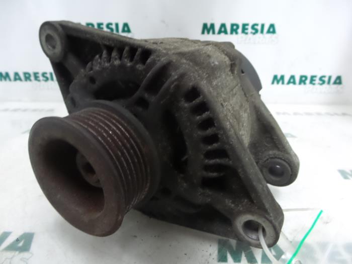 Gebruikte Dynamo Fiat Brava (182B) 1.4 S,SX 12V Prijs € 40,00 Margeregeling aangeboden door Maresia Parts