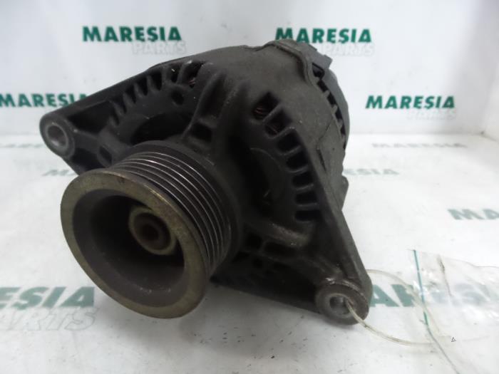 Gebruikte Dynamo Fiat Brava (182B) 1.4 S,SX 12V Prijs € 40,00 Margeregeling aangeboden door Maresia Parts