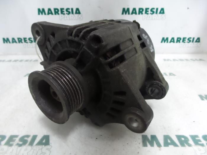 Gebruikte Dynamo Fiat Brava (182B) 1.9 TDS S,SX 75 Prijs € 40,00 Margeregeling aangeboden door Maresia Parts
